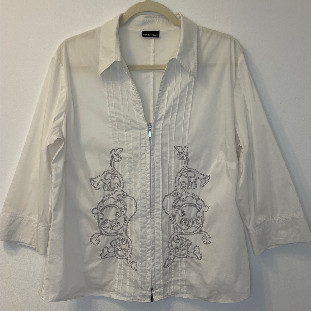 Gerry Weber White Blouse with Gray Embroidery Size 16 PTP 24” EUC